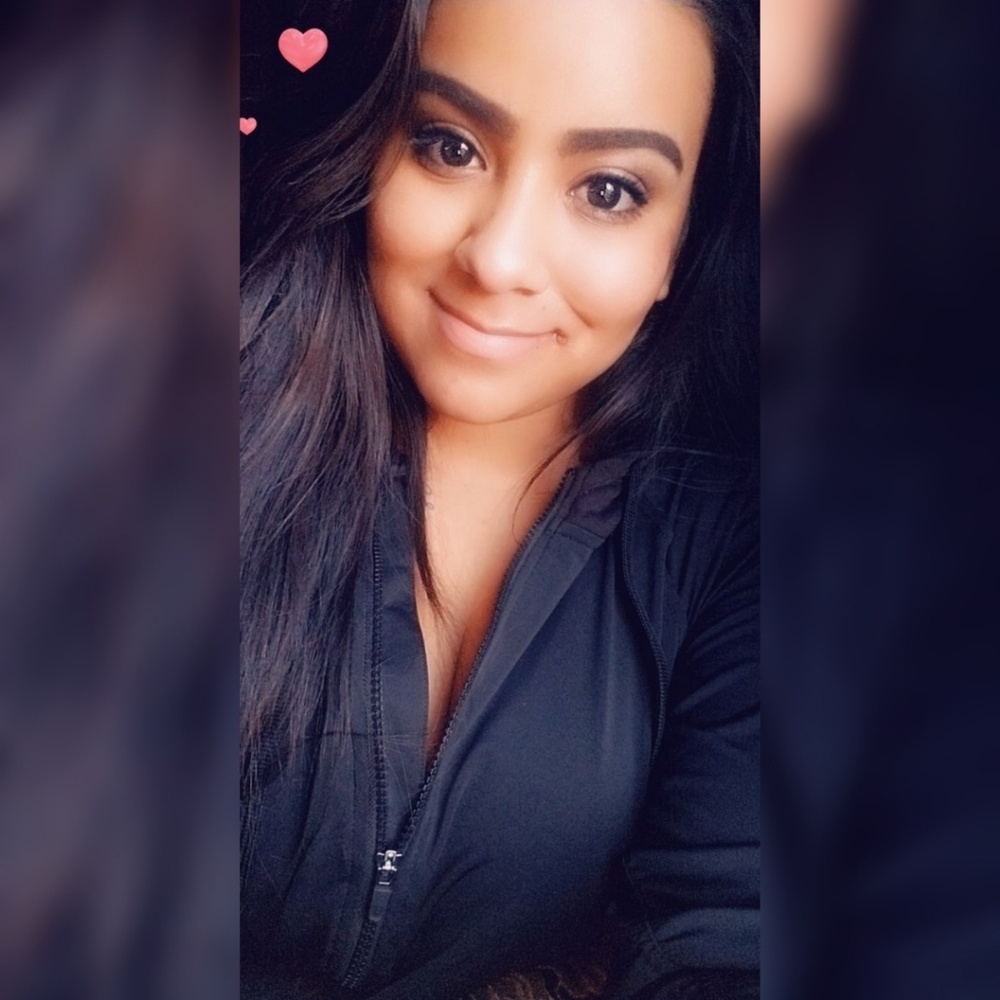 Meet your Posher, Laura